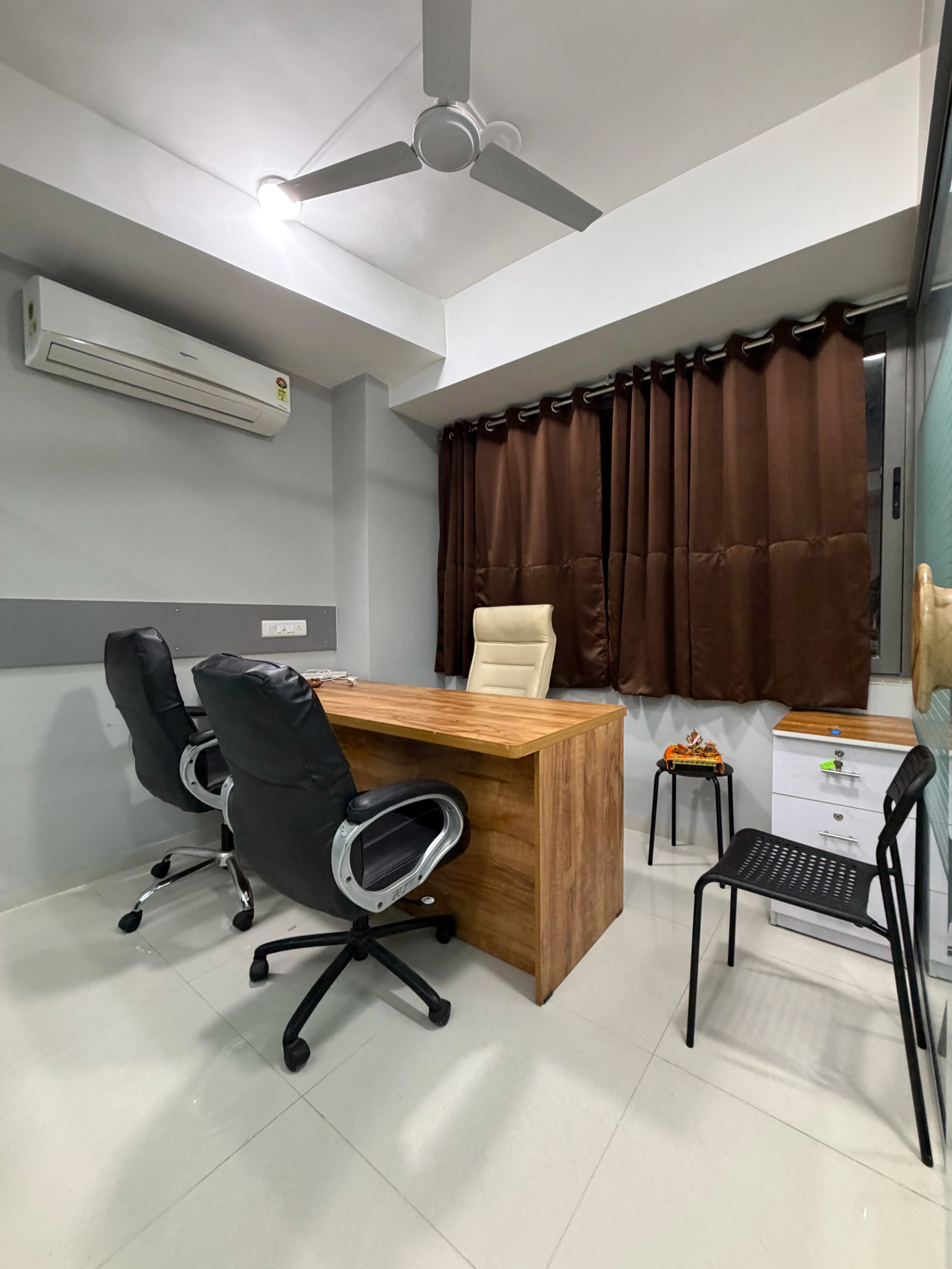 Private Cabins coworking space in Ahmedabad